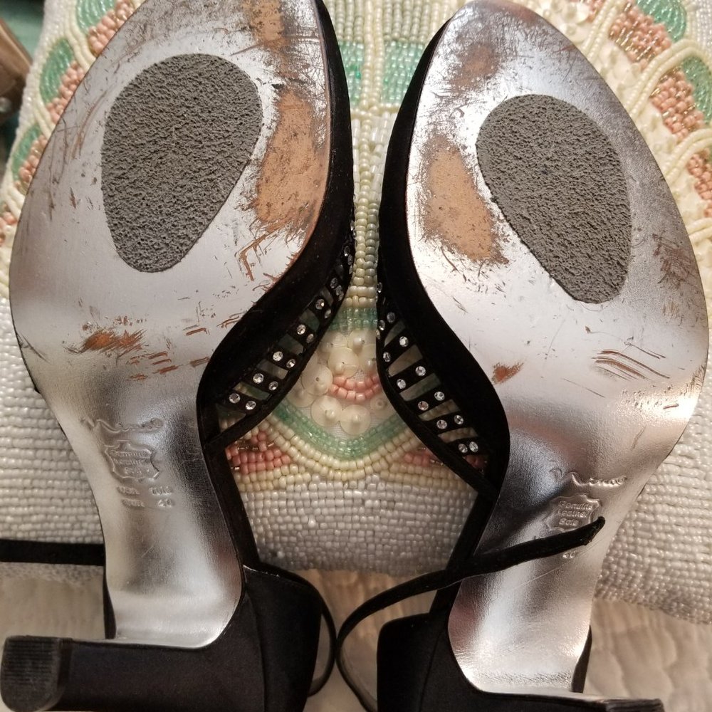 SHOES - Picture 3 of 4